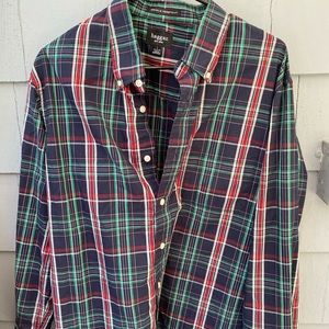 Haggar men’s plaid button down shirt, long sleeve.